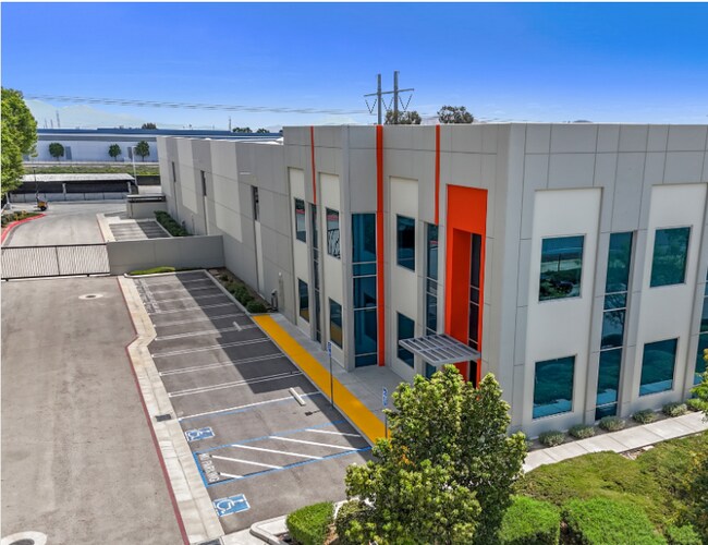 Plus de détails pour 9455 Hyssop Dr, Rancho Cucamonga, CA - Industriel à louer