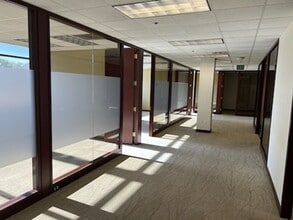 74199 El Paseo Dr, Palm Desert, CA for lease Interior Photo- Image 2 of 7