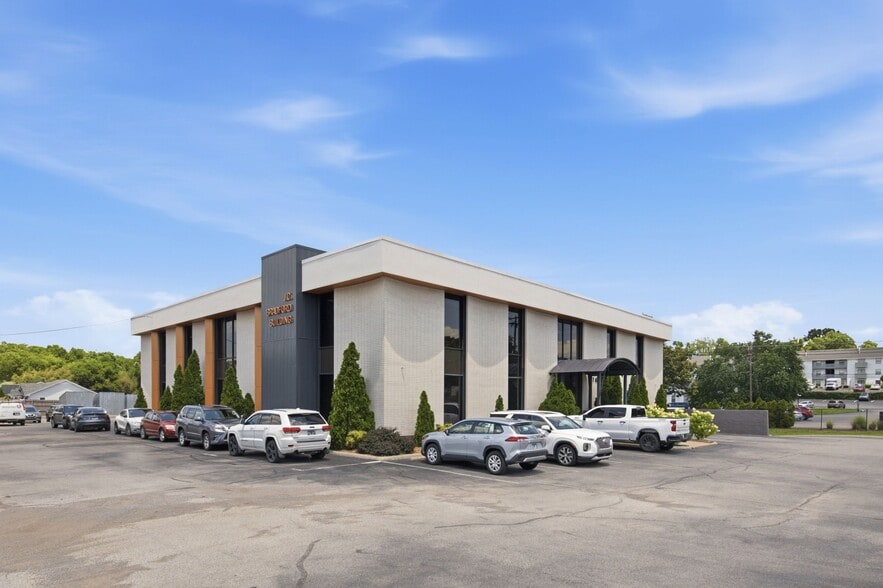 176 Thompson Ln, Nashville, TN for sale - Building Photo - Image 2 of 15