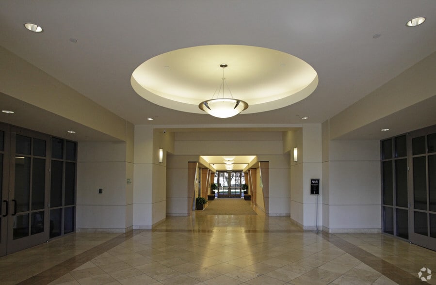 1001 Marina Village Pky, Alameda, CA for lease - Building Photo - Image 1 of 24