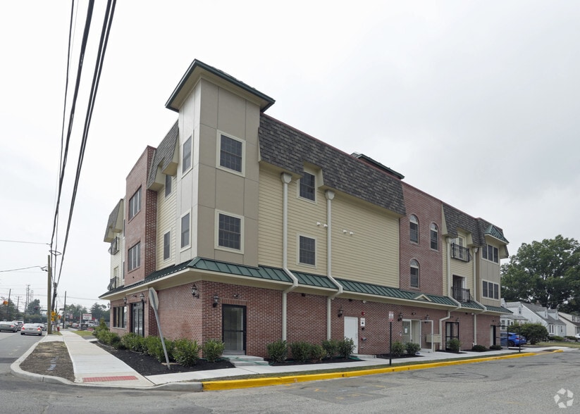 1005 Rahway Ave, Avenel, NJ à louer - Photo du bâtiment - Image 2 de 5