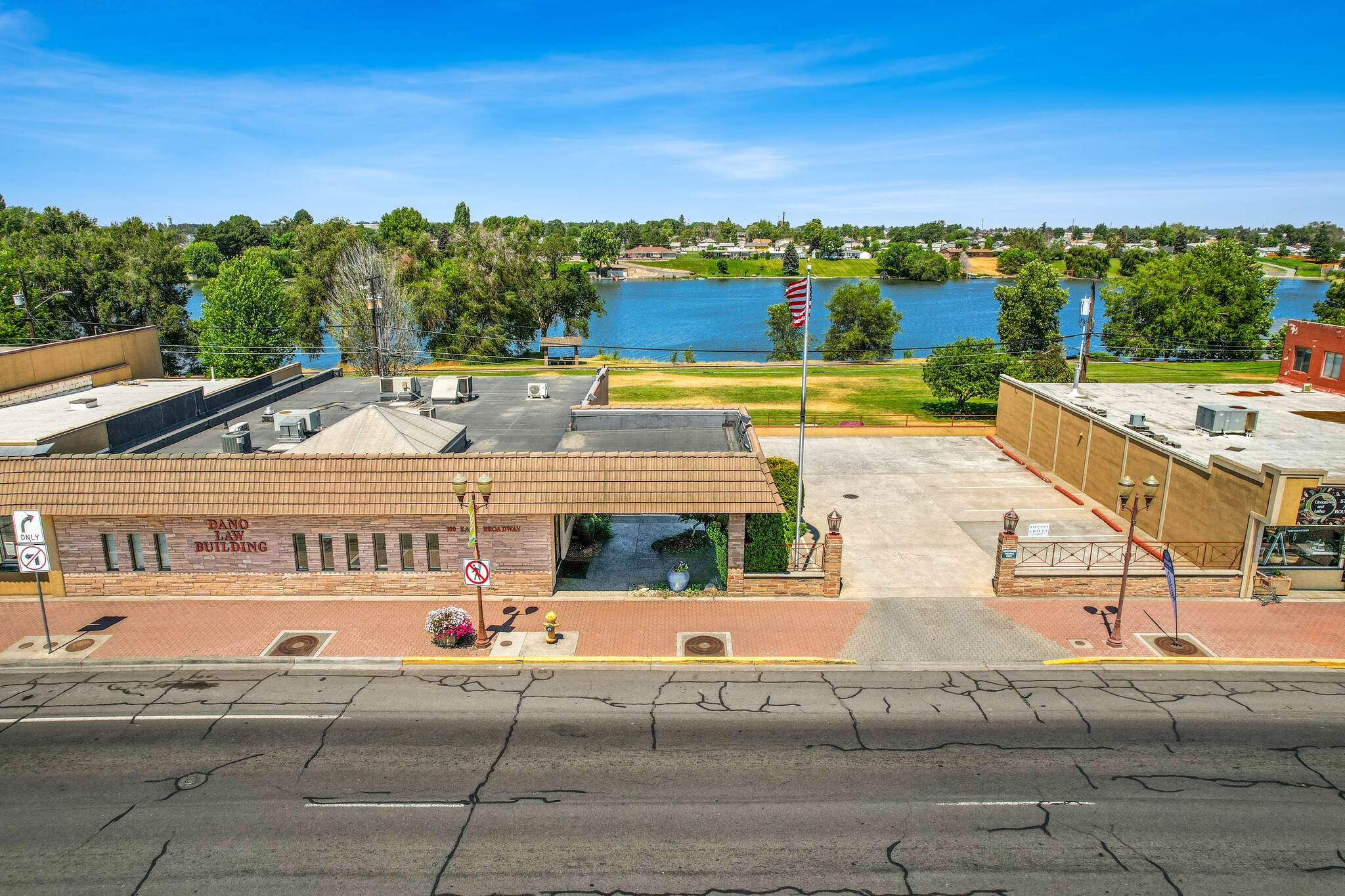 100 E Broadway Ave, Moses Lake, WA for sale Primary Photo- Image 1 of 51