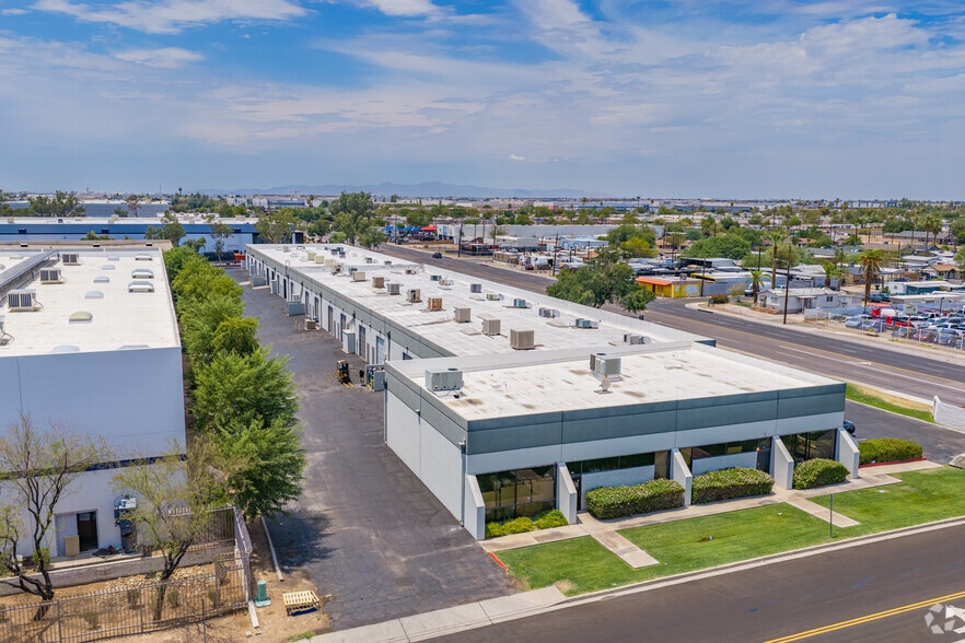 3901-3911 W Van Buren St, Phoenix, AZ for lease - Building Photo - Image 3 of 5