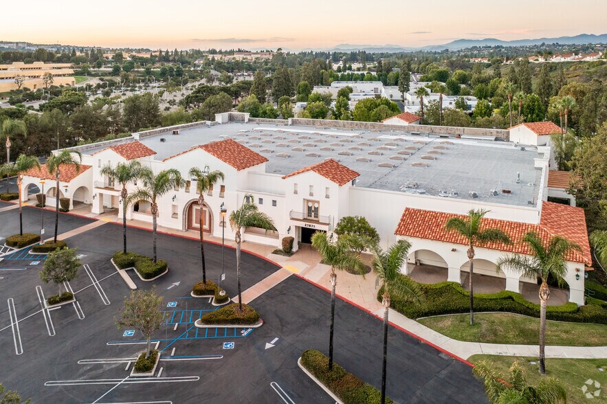 27871-27941 La Paz, Laguna Niguel, CA à louer - Photo du bâtiment - Image 2 de 12