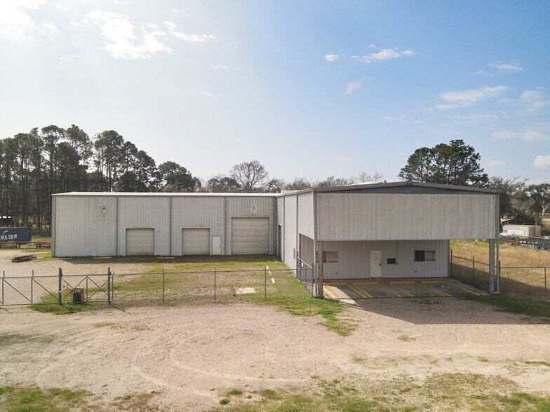 3811 FM 646 Rd N, Santa Fe, TX à vendre - Photo du bâtiment - Image 1 de 20