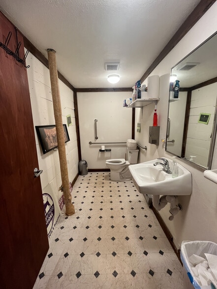 67318 US Highway 285, Pine, CO for lease - Interior Photo - Image 3 of 8