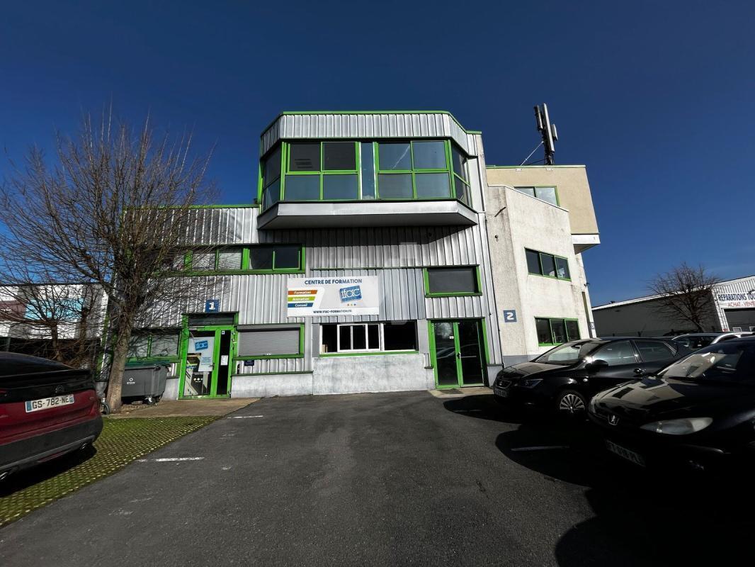 Office in Combs-la-Ville for lease Building Photo- Image 1 of 5
