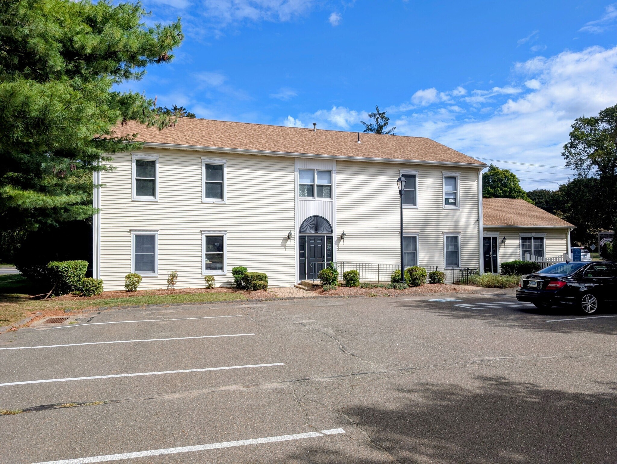 3190 Whitney Ave, Hamden, CT à louer Photo du bâtiment- Image 1 de 2