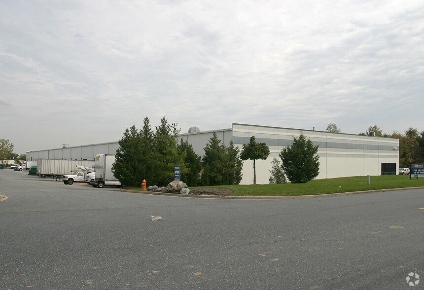 8306 Patuxent Range Rd, Jessup, MD à louer - Photo du bâtiment - Image 3 de 6