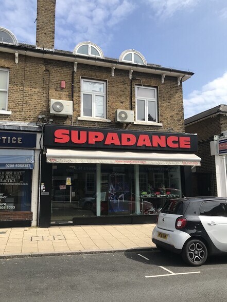 159 Queens Rd, Buckhurst Hill à louer - Photo du bâtiment - Image 1 de 4