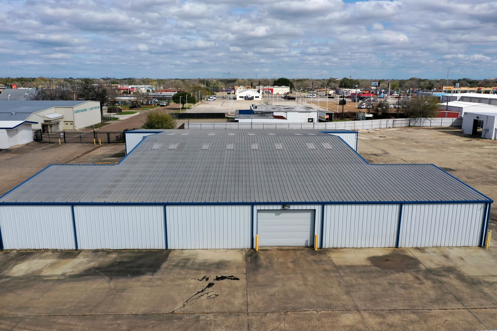206 E Anaqua Ave, Victoria, TX for lease Building Photo- Image 1 of 5