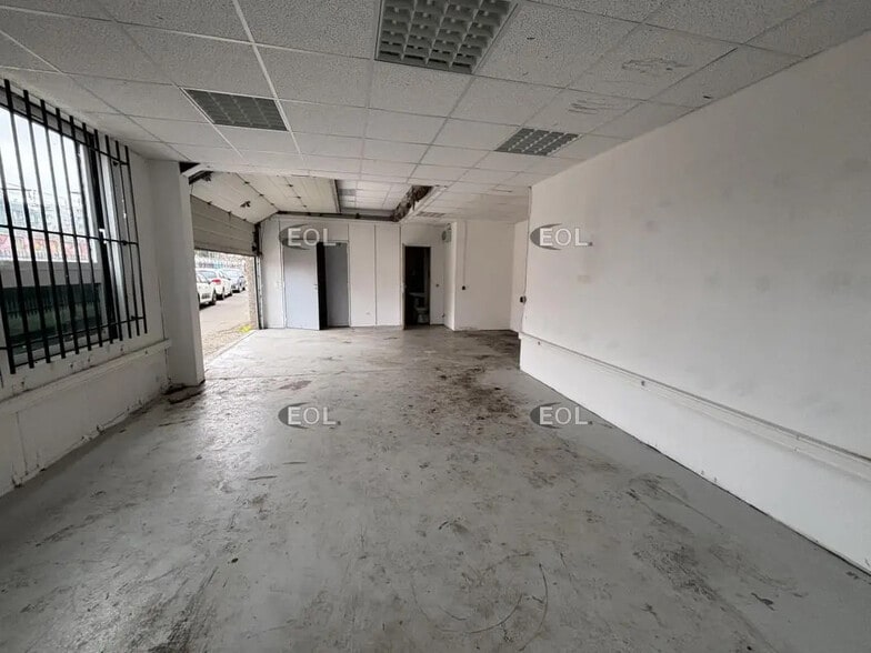 Industrial in Ris-Orangis for lease - Interior Photo - Image 2 of 9