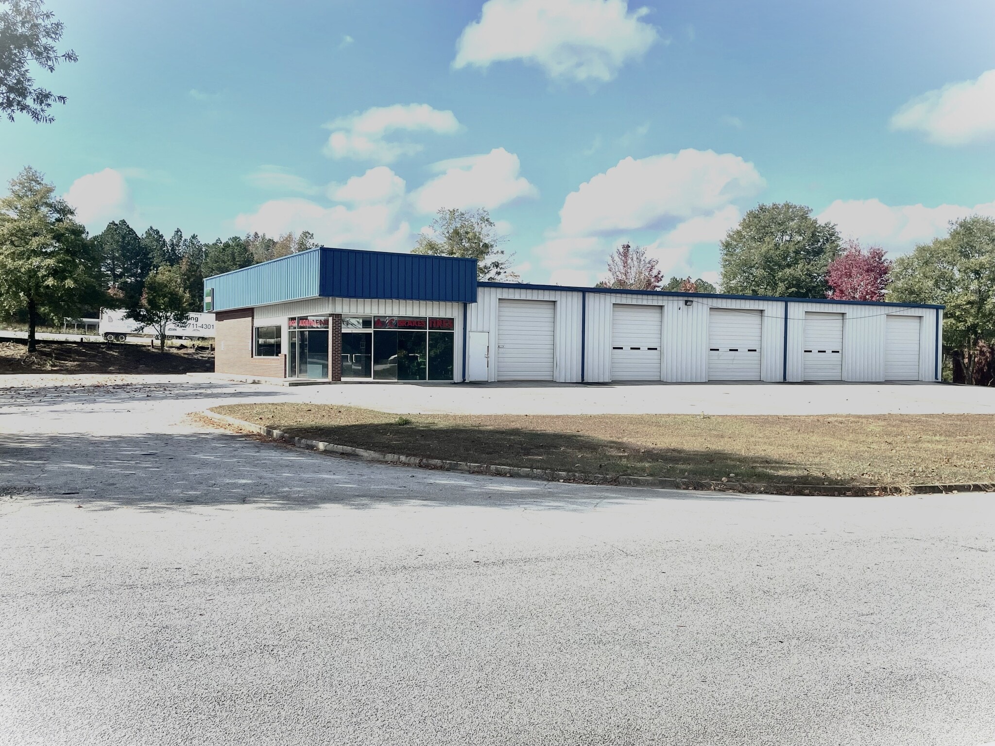 1601 Autumn Blvd, Conyers, GA for lease Building Photo- Image 1 of 4