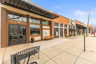 208 S Bois D Arc St, Forney, TX for lease Interior Photo- Image 1 of 21