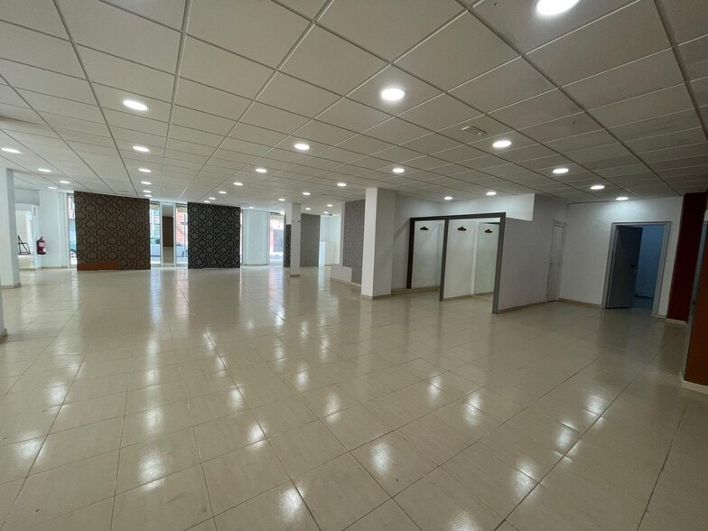 Immeuble residentiel dans Vilanova del Camí, Barcelona à vendre - Photo intérieure - Image 2 de 9