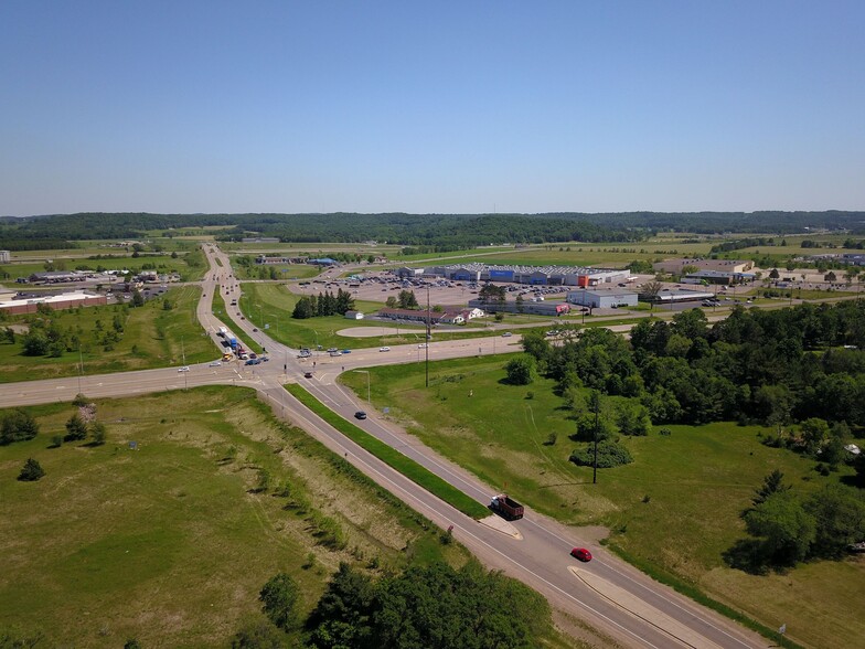 53 Business, Chippewa Falls, WI for sale - Building Photo - Image 1 of 5