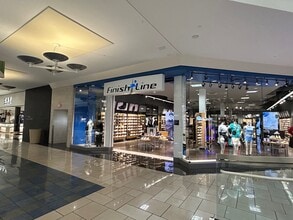 4300 Meadows Ln, Las Vegas, NV à louer Photo intérieure- Image 1 de 6