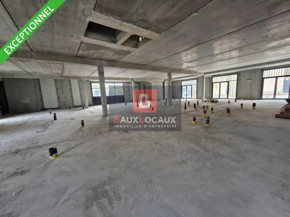 Retail in Aubagne for lease Building Photo- Image 1 of 11