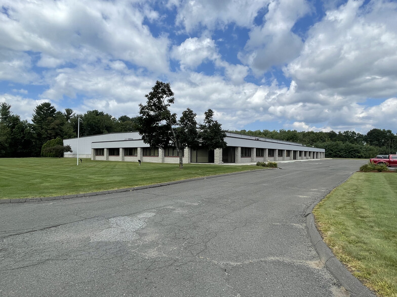 45 Industrial Dr, East Longmeadow, MA à vendre - Photo du bâtiment - Image 1 de 1