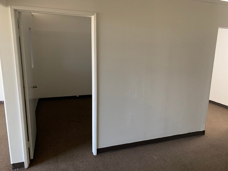 7151 Lincoln Ave, Buena Park, CA à louer - Photo intérieure - Image 3 de 15