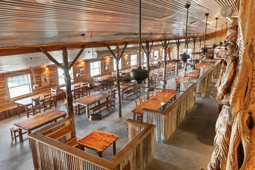 2692 Highway 105 W, Navasota, TX à vendre - Photo intérieure - Image 2 de 126