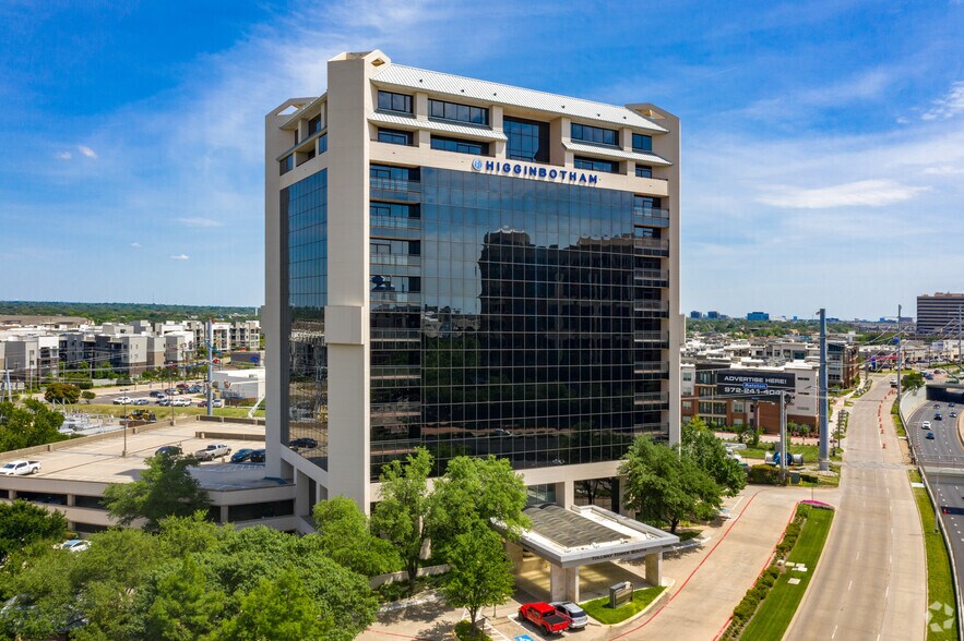 15660 N Dallas Pky, Dallas, TX à louer - Photo du bâtiment - Image 1 de 13