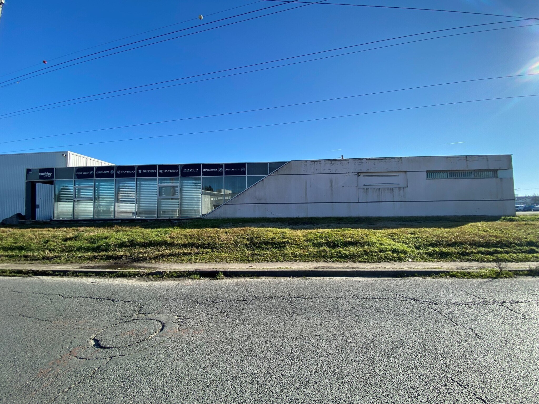 270 Avenue Jean Mermoz, Eysines for lease Building Photo- Image 1 of 9