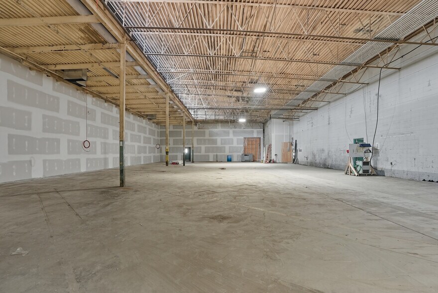 324 24th St W, Saskatoon, SK à vendre - Photo du bâtiment - Image 2 de 11