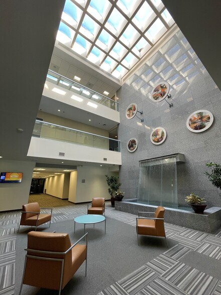 10 Lanidex Plz W, Parsippany, NJ à louer - Hall d’entrée - Image 3 de 10
