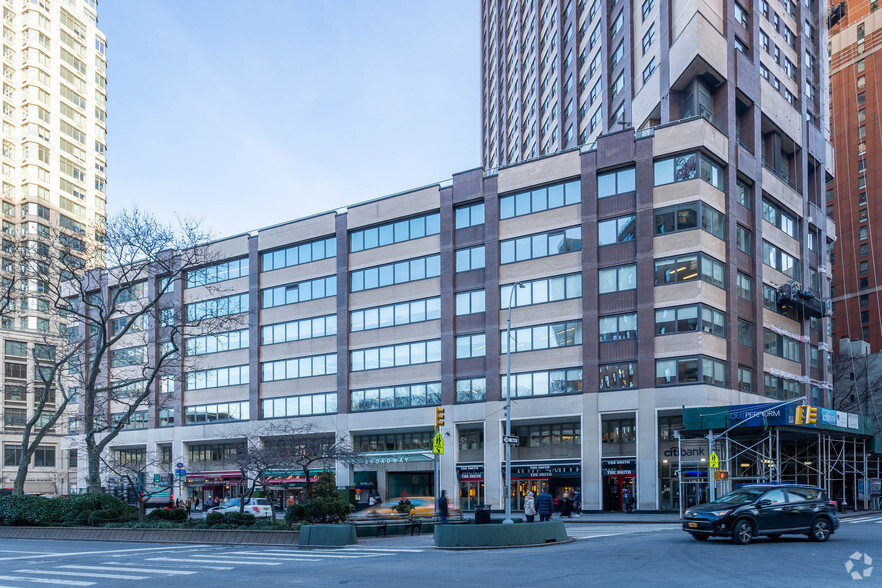 1900 Broadway, New York, NY for sale - Building Photo - Image 1 of 1