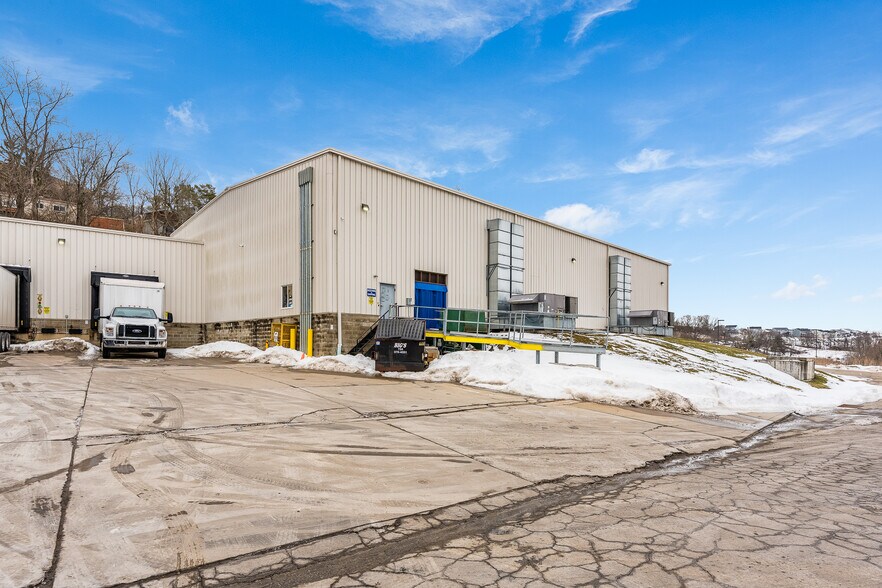 111 Terence Dr, Pittsburgh, PA à vendre - Photo du bâtiment - Image 3 de 44