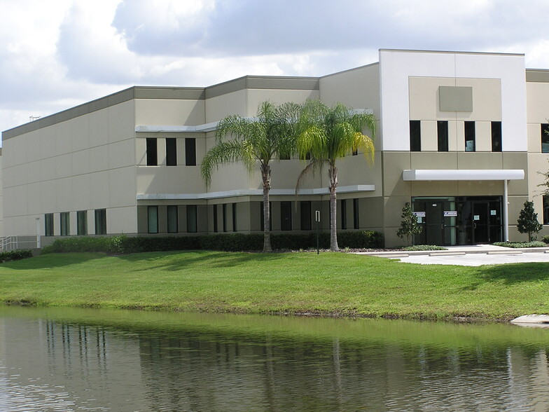 640 Brooker Creek Blvd, Oldsmar, FL for lease - Building Photo - Image 3 of 3