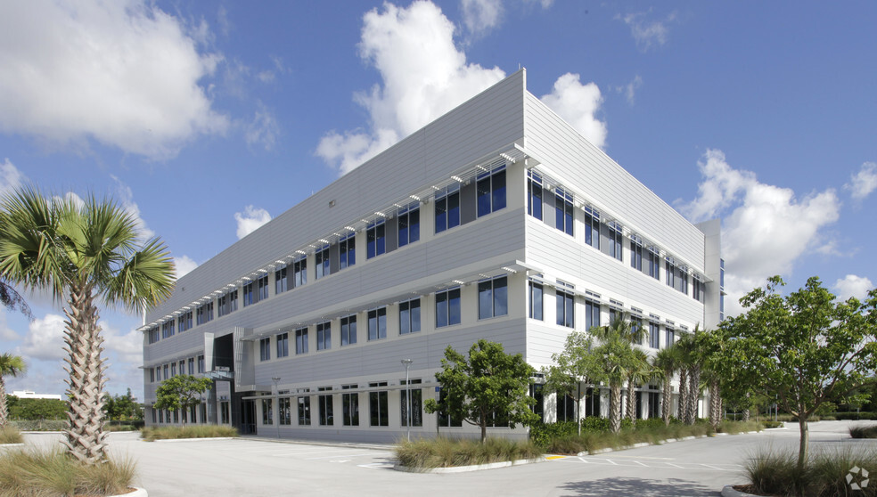 1825 NW Corporate Blvd, Boca Raton, FL for lease - Building Photo - Image 2 of 16