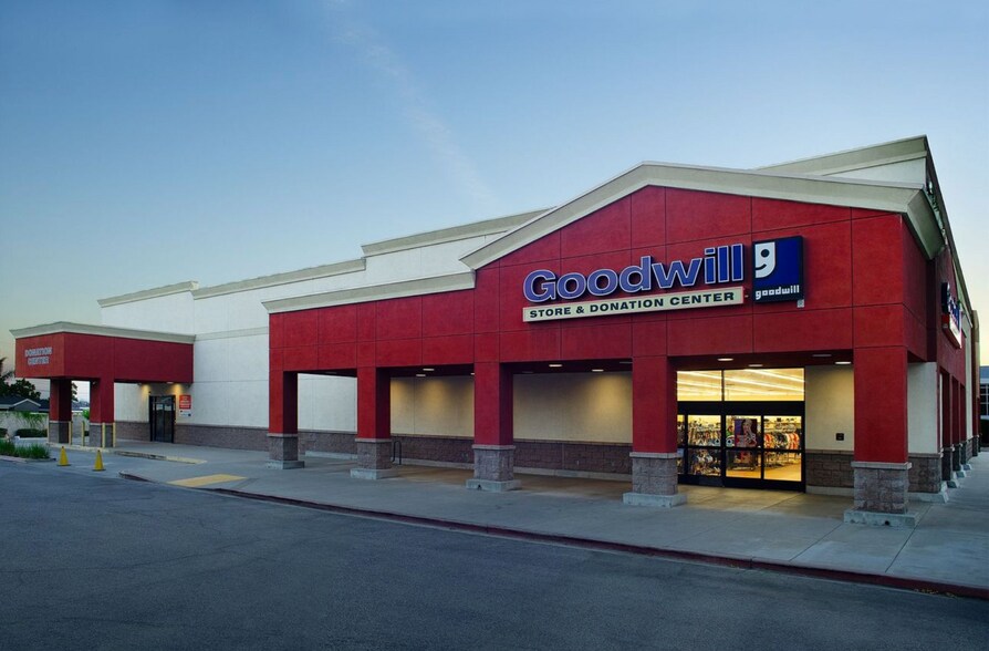 526 W Foothill Blvd, Glendora, CA à vendre - Photo du bâtiment - Image 2 de 12