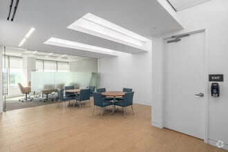 401 Plymouth Rd, Plymouth Meeting, PA for lease Interior Photo- Image 2 of 7