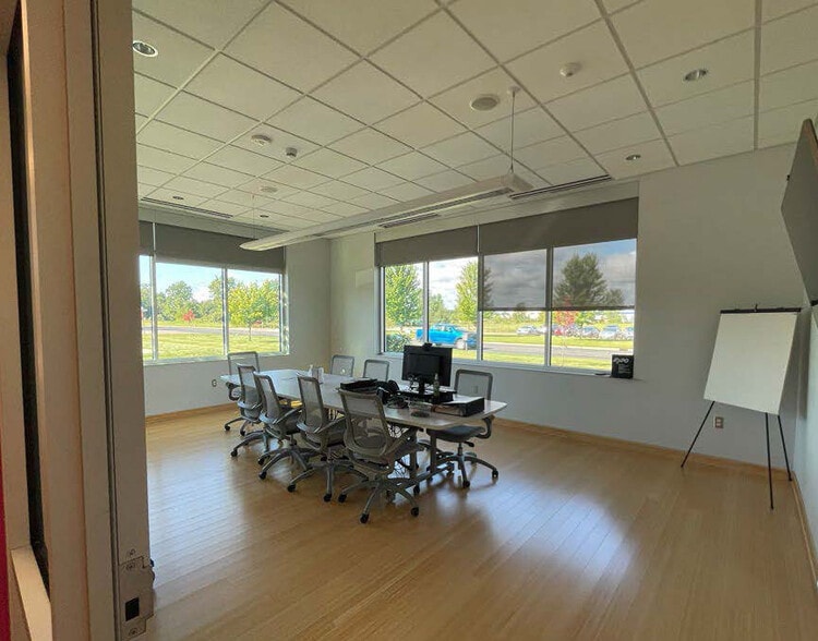 5301 Park Circle Dr, Kalamazoo, MI for lease - Building Photo - Image 2 of 6