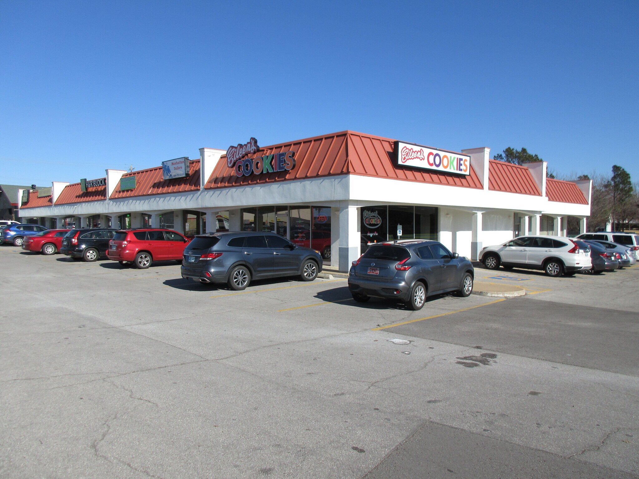 7700-7714 N May Ave, Oklahoma City, OK for lease Building Photo- Image 1 of 2