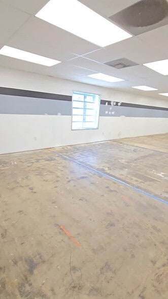 558-568 N Towne Ave, Pomona, CA for lease - Commercial Listing Video - Image 2 of 23