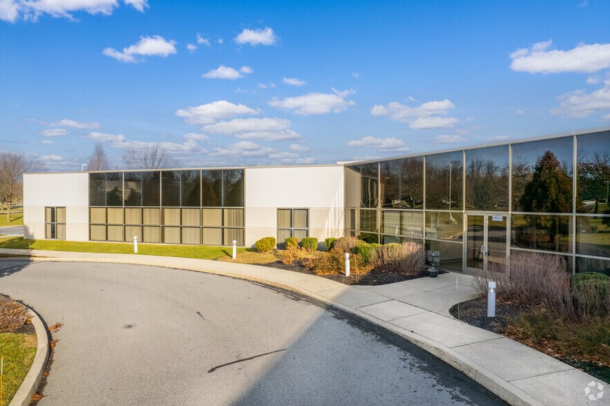 2800 Baglyos Cir, Bethlehem, PA à louer - Photo du bâtiment - Image 2 de 5