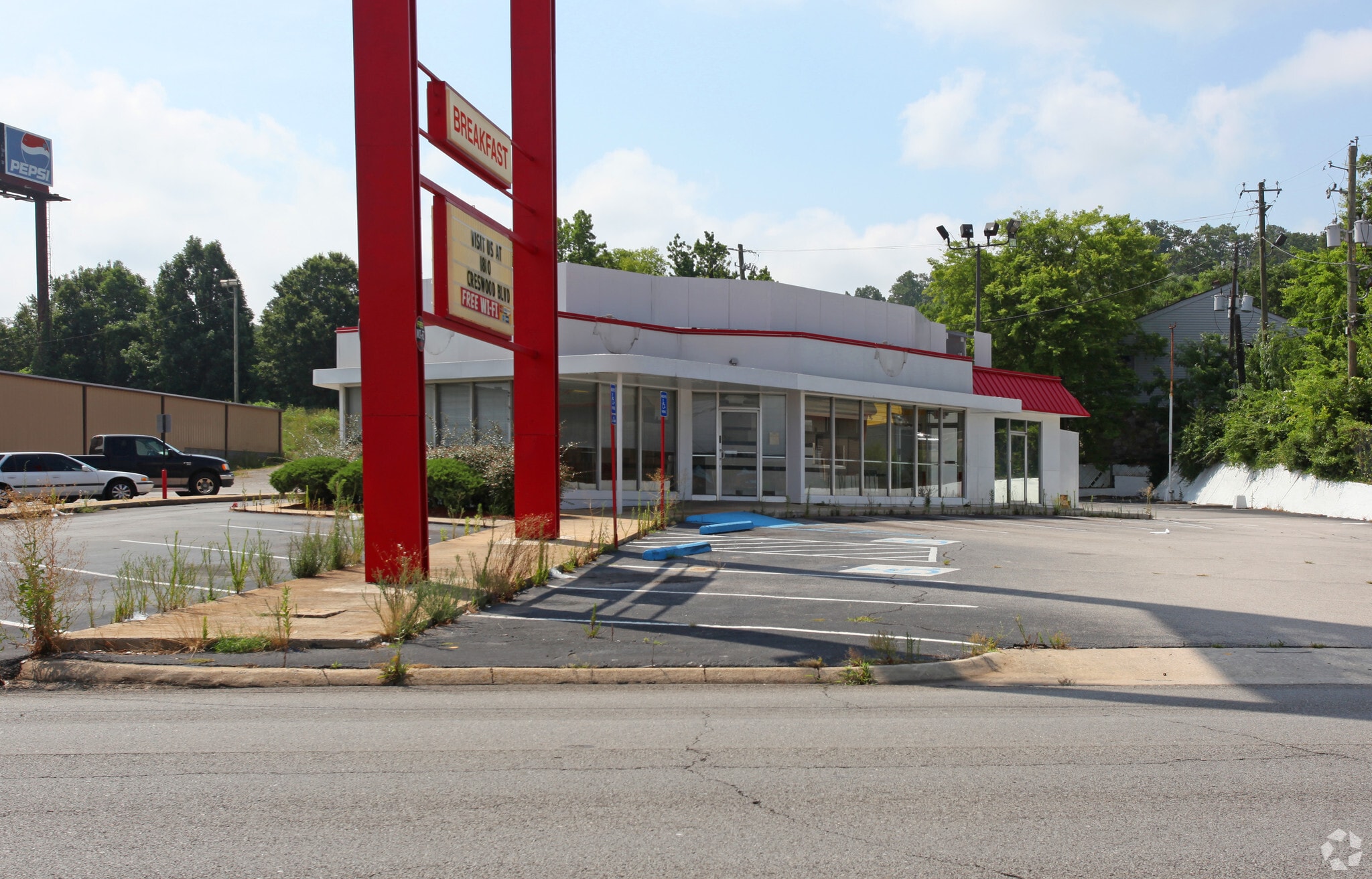 9201 Parkway E, Birmingham, AL for sale Primary Photo- Image 1 of 6