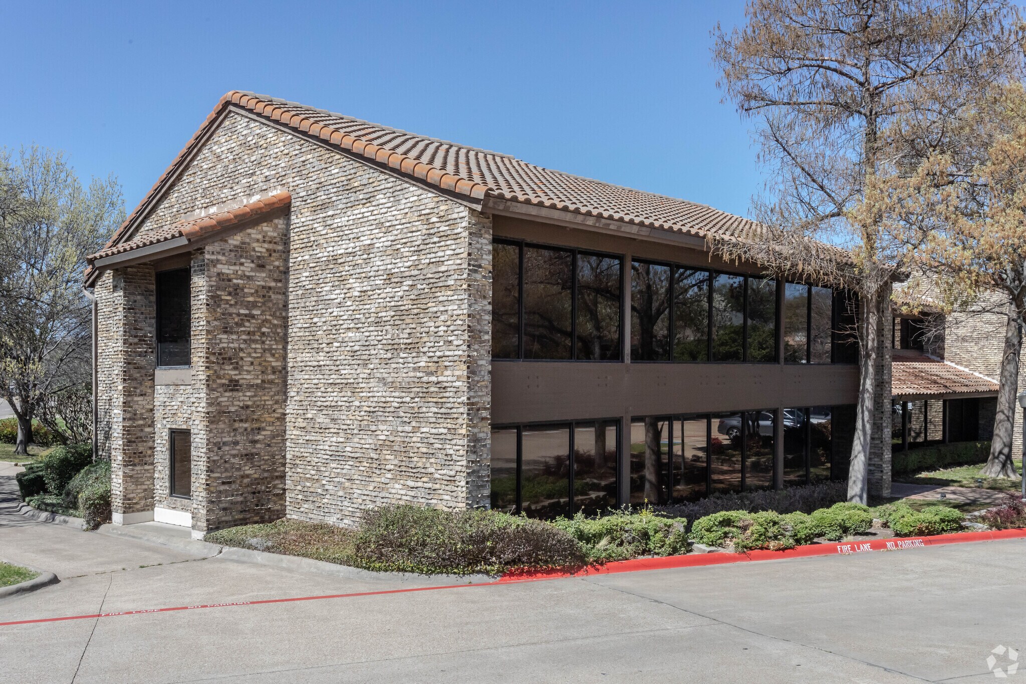 14850 Montfort Dr, Addison, TX à louer Photo du bâtiment- Image 1 de 8