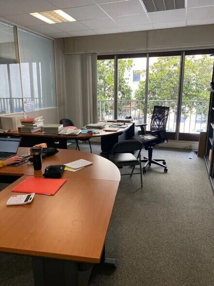 Bureau dans Paris à louer - Photo du bâtiment - Image 3 de 6