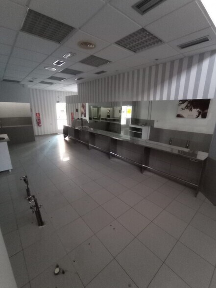 Commerce de détail dans Cáceres à vendre - Photo du bâtiment - Image 3 de 12