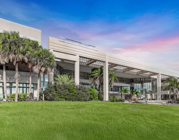 555 Lake Border Dr, Apopka, FL à vendre - Photo du bâtiment - Image 1 de 28