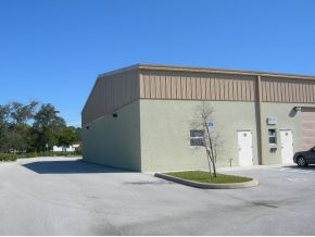 658 Atlantis Dr, Melbourne, FL à vendre - Photo principale - Image 1 de 2