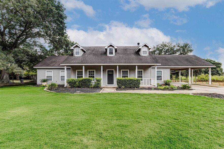 8411 Syms St, Fulshear, TX for lease - Building Photo - Image 3 of 10