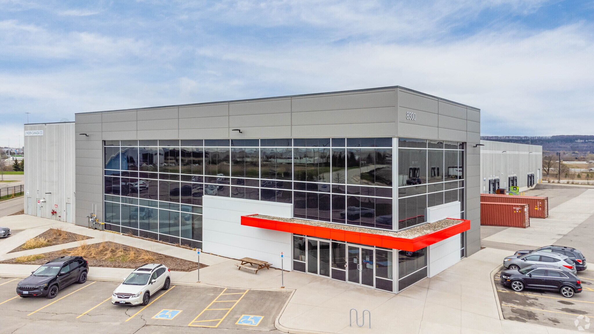 8300 Parkhill Dr, Milton, ON à vendre Photo principale- Image 1 de 1