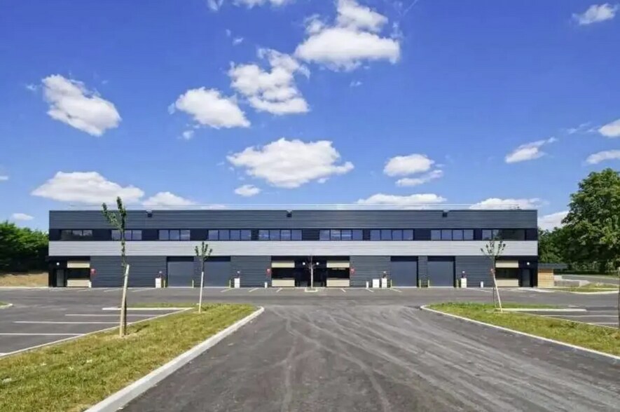 Flex dans Aulnay-sous-Bois à louer - Photo principale - Image 1 de 1