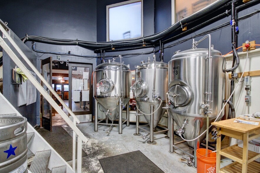 404 S 3rd St, Mount Vernon, WA for sale - Interior Photo - Image 3 of 3