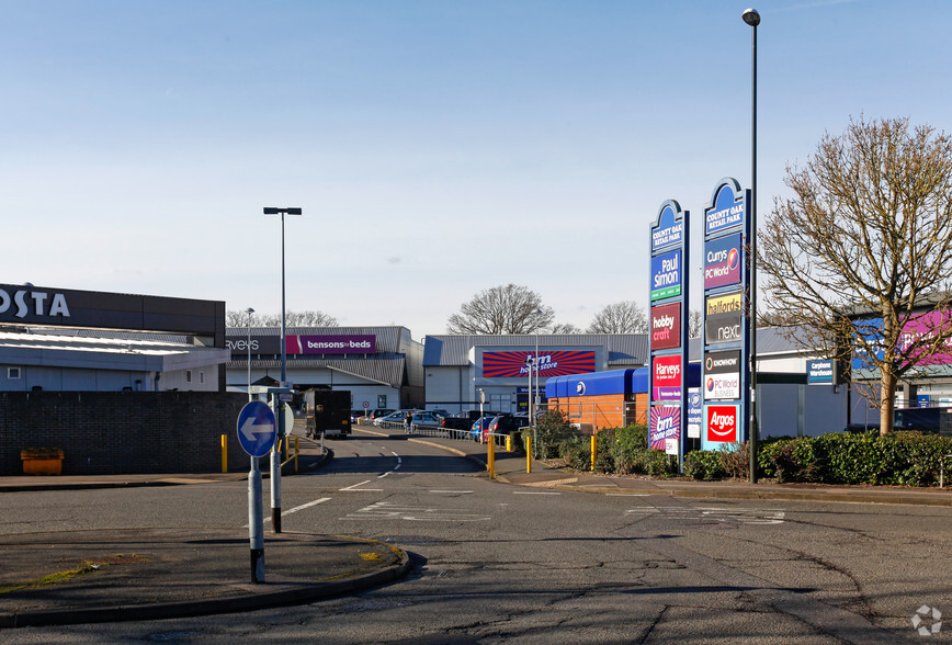 London Rd, Crawley à vendre - Photo du bâtiment - Image 3 de 4